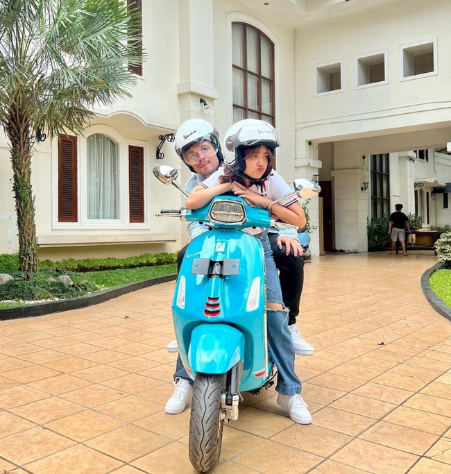 Hingga saat ini pihak stasiun televisi sendiri belum memberikan tanggapan terkait permintaan netizen untuk menghentikan acara televisi Fuji dan Thoriq yang ditayangkan setiap Minggu sore. Foto: Instagram