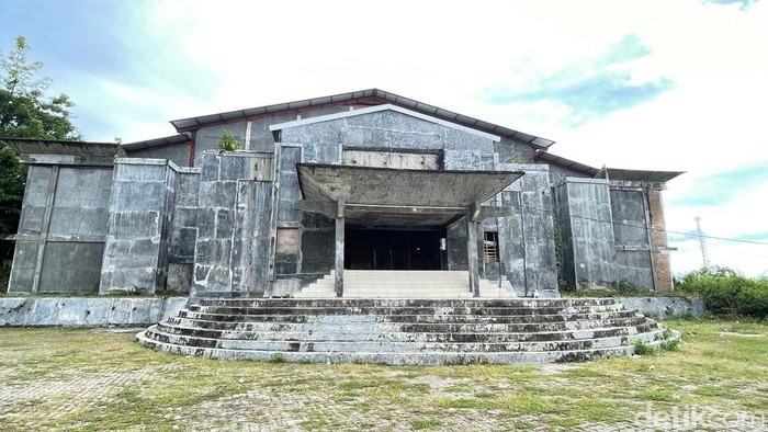 Halaman Gedung GOR Lompo Parepare menjadi salah satu titik parkir yang disediakan dalam laga PSM Makassar vs Sulut United.