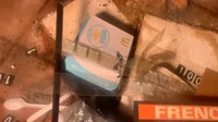 Begini penampakan kemasan makanan McD zaman dulu. Bungkus Filet O Fish masih konsisten berwarna putih dan biru muda.