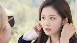 Jang Nara Resah Punya Wajah Awet Muda