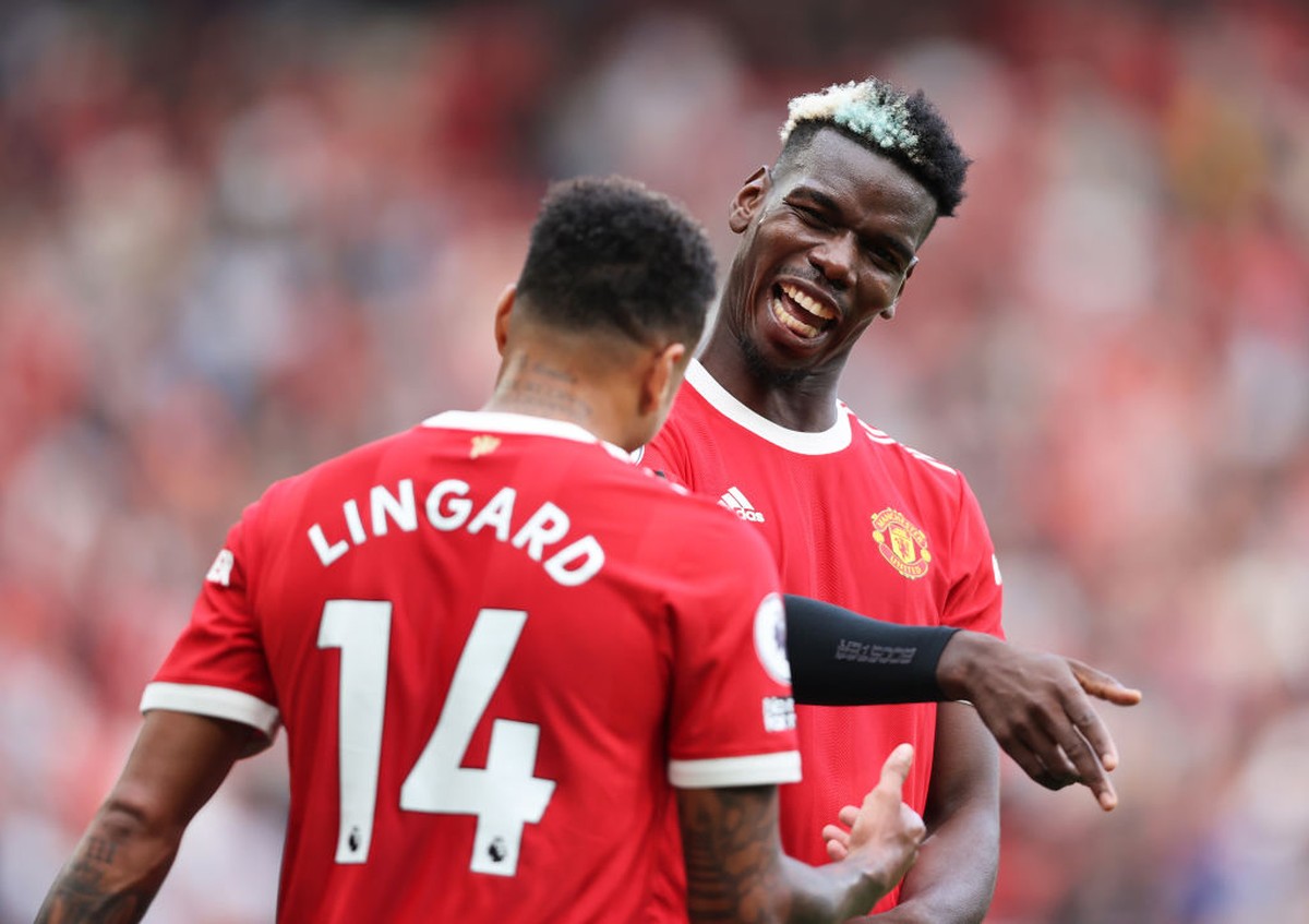 Bruno Fernandes Doakan Pogba dan Lingard (Getty Images/Clive Brunskill)