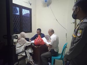 Kepergok Buang Sampah di Underpass Tambun, 2 Wanita Di-BAP di Kantor Camat