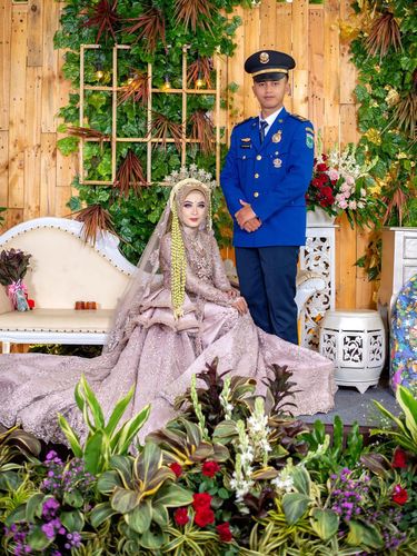 Kisah pengantin viral di media sosial.