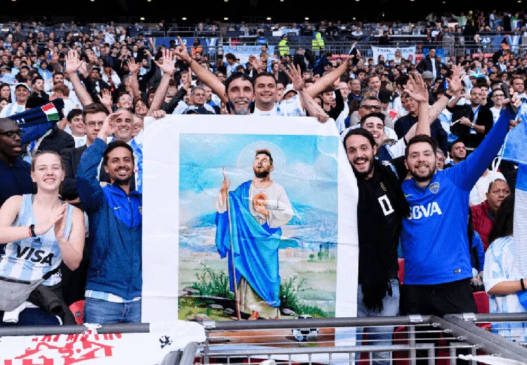 Ragam Cara Fans Argentina Berselebrasi Merayakan Lionel Messi
