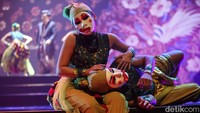 Mengusung konsep keberagaman Indonesia, pementasan ini menampilkan 21 lagu daerah dan satu lagu nasional dengan melibatkan 46 musisi dan 135 penari professional.