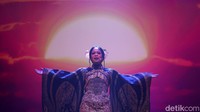 Sementara itu, eks vokalis Cokelat Kikan Namara didapuk sebagai music director sekaligus lead vocal bersama para penyanyi ternama lainnya seperti Mirabeth Sonia, Christine Tambunan, Taufan Purbo dan Alsant Nababan.