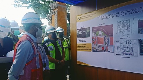 Menteri Perhubungan (Menhub) RI, Budi Karya Sumadi meninjau progres  pembangunan terminal VVIP Bandara I Gusti Ngurah Rai pada Jumat (3/6/2022)