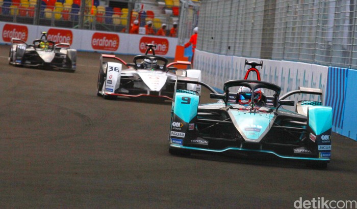 Rangkaian Formula E, Jakarta E-Prix 2022 dimulai hari ini, Jumat (3/6). Para pebalap mulai menjajal Jakarta E-Prix International Circuit (JIEC) Ancol.