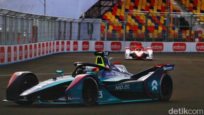 Rangkaian Formula E, Jakarta E-Prix 2022 dimulai hari ini, Jumat (3/6). Para pebalap mulai menjajal Jakarta E-Prix International Circuit (JIEC) Ancol.
