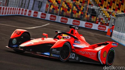 Momen Pebalap Formula E Jajal Sirkuit Ancol