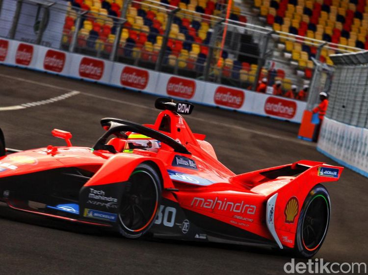 Momen Pebalap Formula E Jajal Sirkuit Ancol