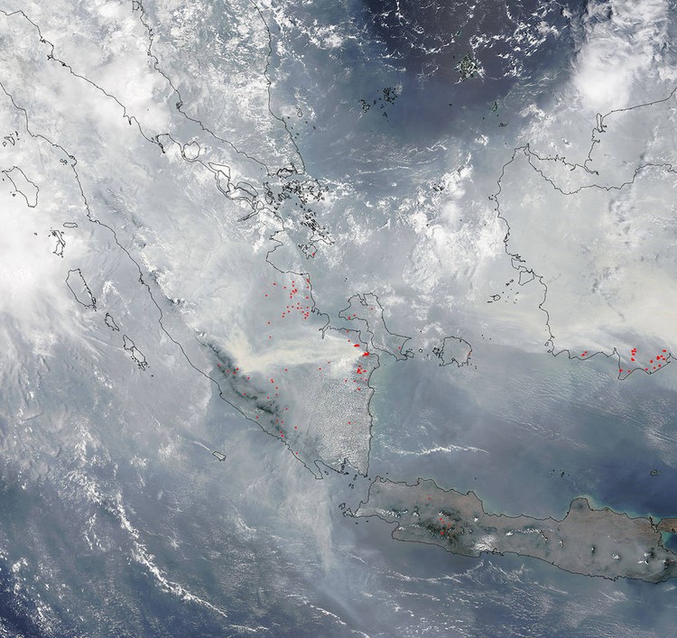 NASA Indonesia Penampakan Indonesia dari jepretan di luar angkasa. Benar-benar mind-blowing!