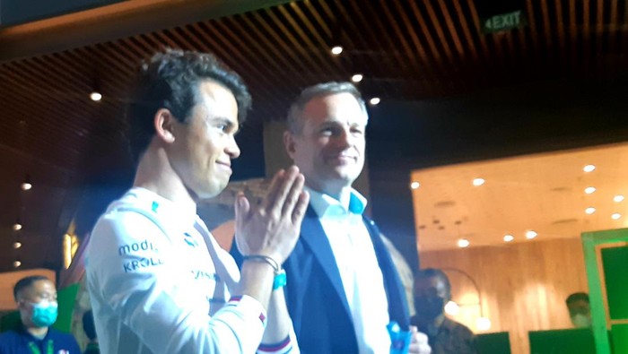 Nyck de Vries dan Matt Scammell