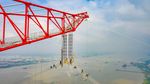 Tengok Aksi Berani Para Jawara di Menara SUTET Tertinggi Dunia