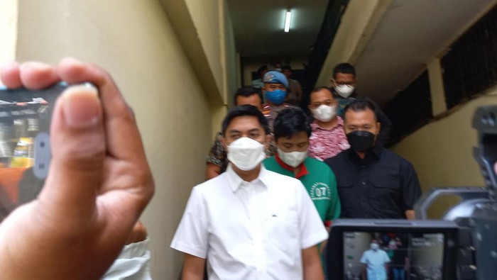 Penampakan musisi AB Penampakan musisi AB