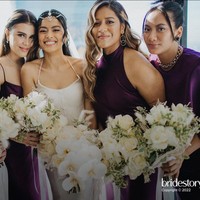 Gaun model mermaid tersebut merupakan rancangan desainer Hian Tjen. Siluet yang konstruktif menampilkan perpaduan antara gaya klasik dan modern yang tak biasa. Foto: Instagram/@thebridestory