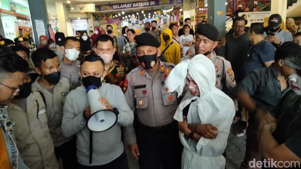 Pocong masuk ke mall di Asahan