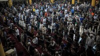 Sekitar 5.000 umat Islam di masjid tersebut mengikuti Salat Gaib serta doa bersama untuk putra pertama Gubernur Jawa Barat Ridwan Kamil, Emmeril Khan Mumtadz yang dinyatakan tenggelam di Sungai Aare, Swiss.
