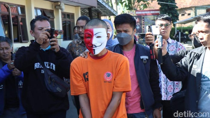 Pria Garut yang hendak menjual temannya seharga Rp 300 ribu.