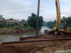 Warga Minta Bobby Kebut Perbaikan Jalan di Medan Denai