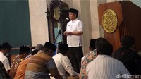 Wali Kota Bandung Yana Mulyana mengatakan, ia bersama ASN dan Pewarta Kota Bandung bersama-sama mendoakan saudara Emmeril Khan Mumtadz bin H Muhammad Ridwan kamil yang dinyatakan sudah wafat oleh keluarganya.