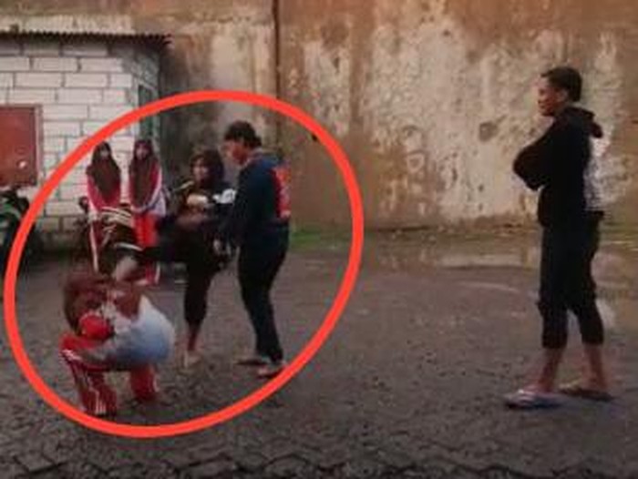 Rekaman video penganiayaan di Sidoarjo