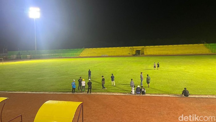 Uji coba pencahayaan Stadion Gelora BJ Habibie Parepare sebelum pertandingan PSM Vs Sulut United