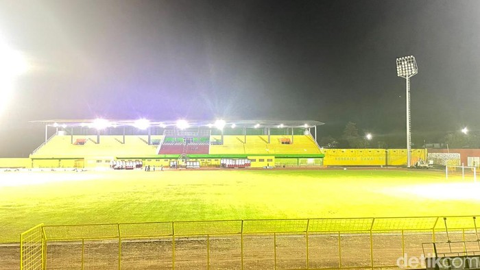 Uji coba pencahayaan Stadion Gelora BJ Habibie Parepare sebelum pertandingan PSM Vs Sulut United