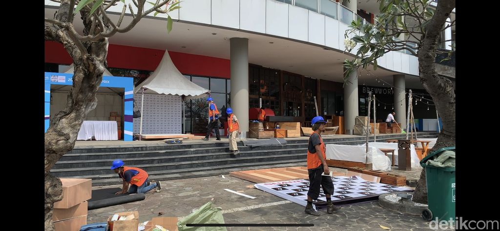 Suasana Ancol sehari sebelum penyelenggaraan Formula E Jakarta 2022.