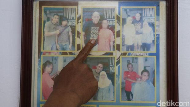 Syukur Rakhmatullah alias Mang Lolo, tukang cukur langganan pemain Persib Bandung