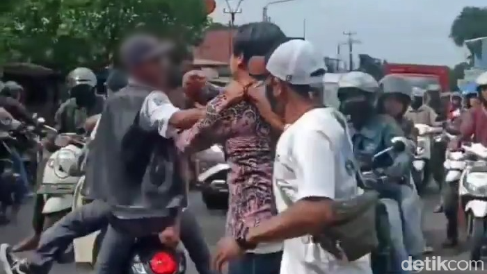 Tiga pelajar di Cianjur nyaris jadi sasaran amukan massa gara-gara naik motor ugal-ugalan