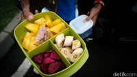   Hendri tidak sembarangan mengkonsumsi makanan, yaitu makanan yang direbus, dikukus, ditumis, dan sesekali dipanggang.     