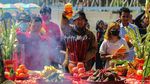 Warna-warni Perayaan Peh Cun di Parangtritis, Asik