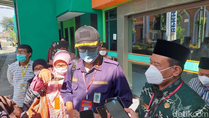 Wakil Kepala Bidang Kesehatan PPIH Embarkasi Surabaya Dr Acub Zaenal Amoe