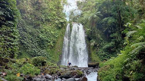 Air terjun Batu Kolam di Desa Santong Lombok Utara.