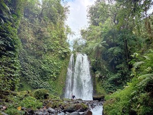 Menjelajah 30 Air Terjun di Desa Santong, Jadi Sumber Kehidupan Warga