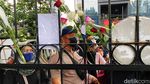 Setelah Antre Lama, Akhirnya Warga Bisa Takziah ke Gedung Pakuan