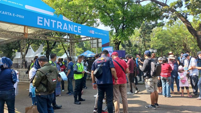 Antusiasme penonton Formula E di JIExpo Kemayoran