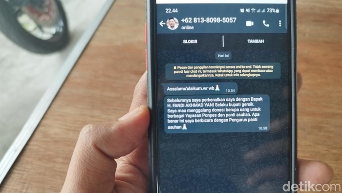 Beredar pesan WhastApp mengatasnamakan Bupati Gresik Fandi Ahmad Yani sedang menggalang dana.