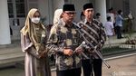 Foto: Tokoh dan Warga Saling Kuatkan Pundak Ridwan Kamil di Pakuan