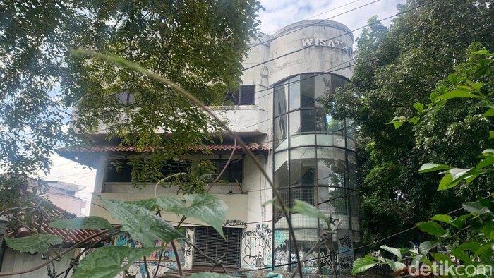 Bioskop Regent saat ini.