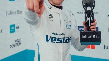 @svandoorne - 381 ribu follower. Foto: (Instagram).