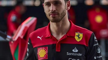 @antogiovinazzi99 - 861 ribu follower. Foto: (Instagram).