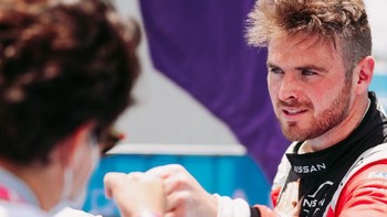 @oliverrowland1 - 23,2 ribu follower. Foto: (Instagram).