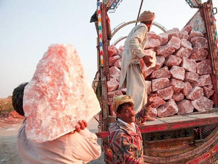 Diambil dari Gunung, Proses Pembuatan Himalayan Salt Ini Sangat Sulit