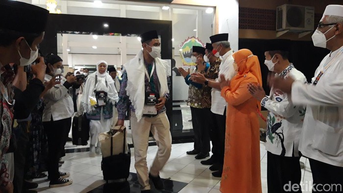Ganjar lepas Kloter 1 Calhaj 2022 Embakarsi Solo