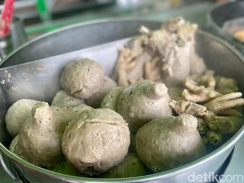 Gurih Pedas 'Bakso Pelakor' yang Bentuknya Mirip Payudara