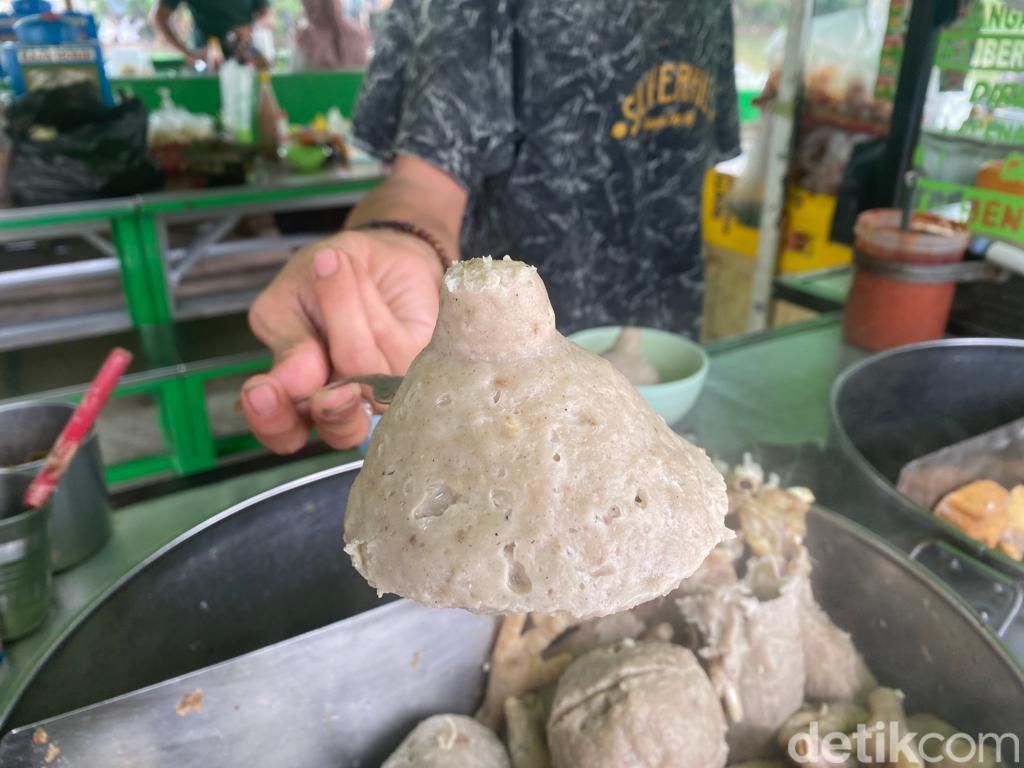 Gurih Pedas 'Bakso Pelakor' yang Bentuknya Mirip Payudara
