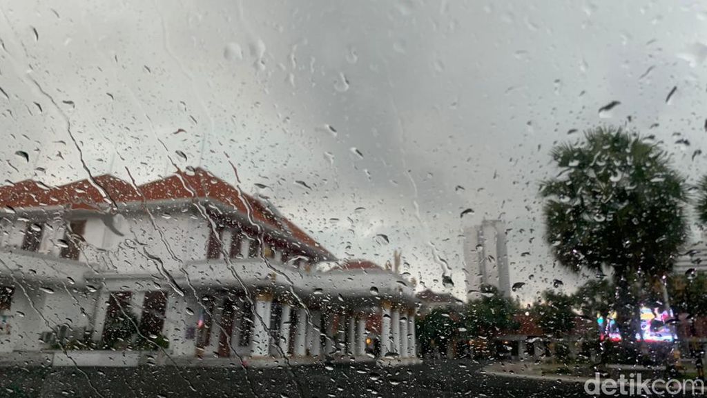 Cuaca 14 Agustus, Sejumlah Wilayah Dihantui Hujan-Petir