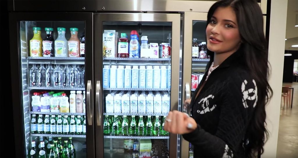 Isi Kulkas dan Lemari Penyimpanan Kardashian-Jenner